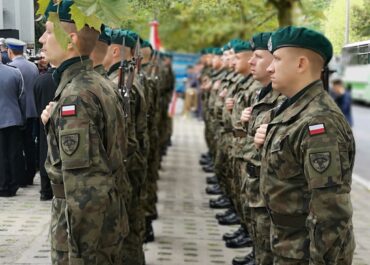 Kwalifikacja wojskowa – czy to to samo, co pobór i dlaczego wezwania dostają także kobiety?