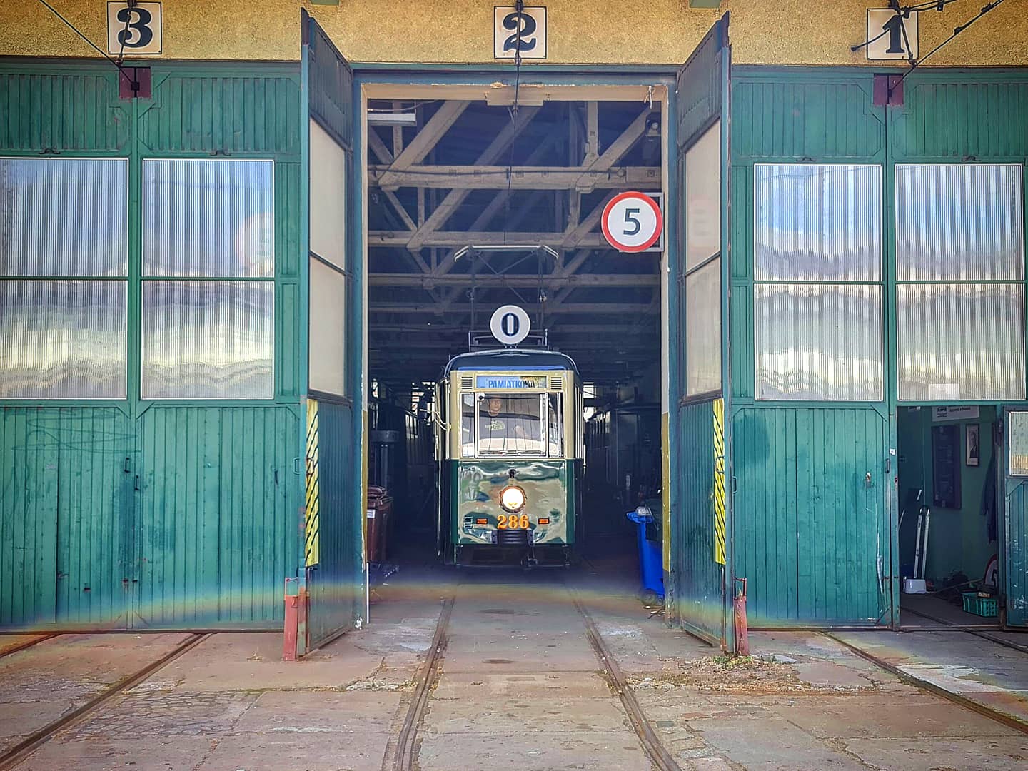 Przez Poznań przejedzie parada tramwajów. Historyczne i współczesne pojazdy będzie można oglądać na Madalinie