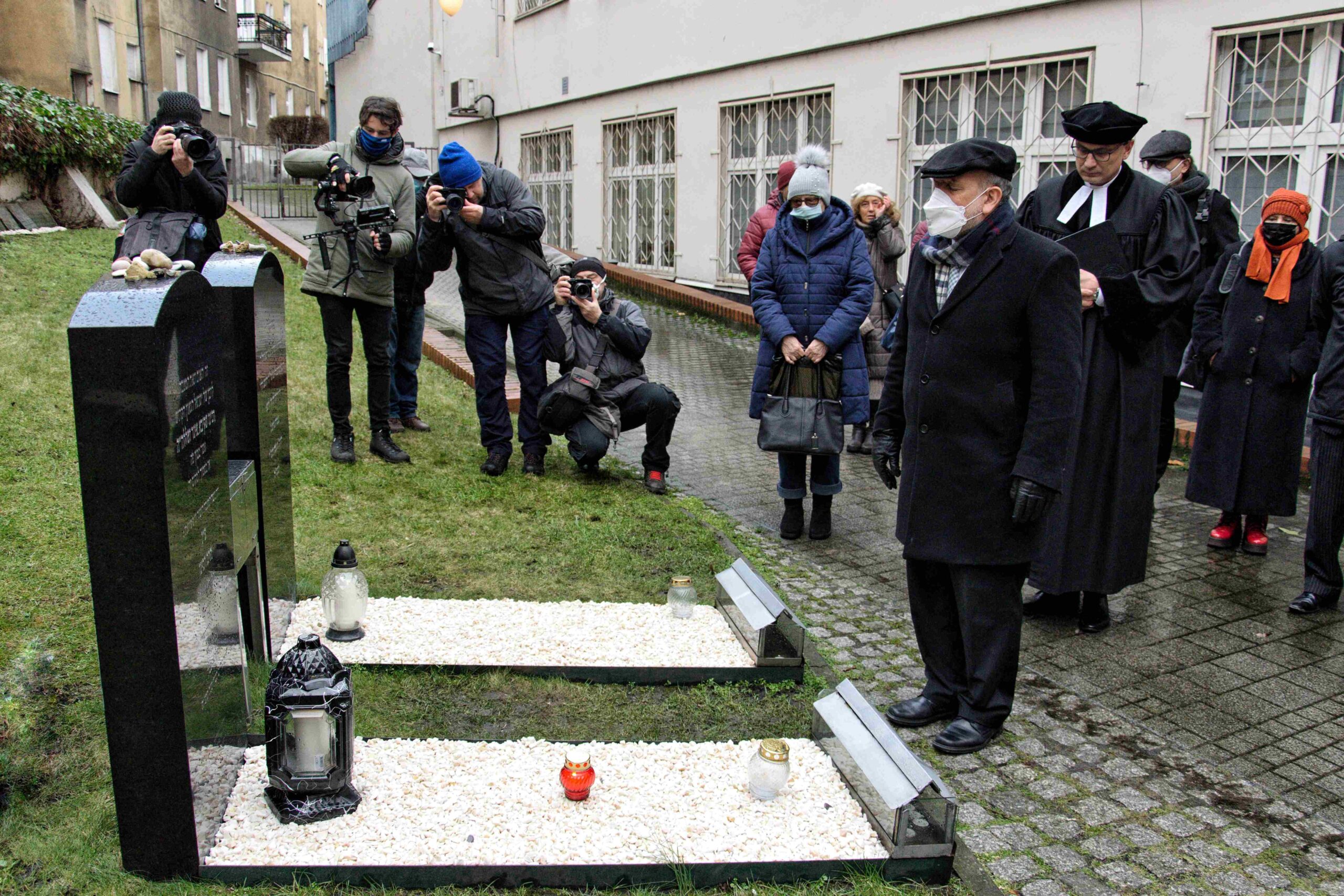Wspólna modlitwa chrześcijan i Żydów na cmentarzu żydowskim przy ul. Głogowskiej