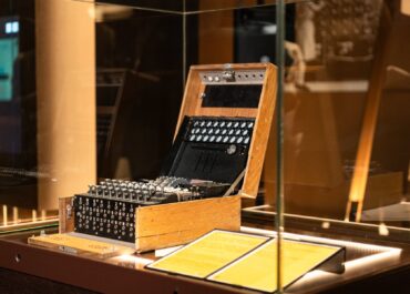 Oryginalna niemiecka wojskowa Enigma w zbiorach Centrum Szyfrów Enigma
