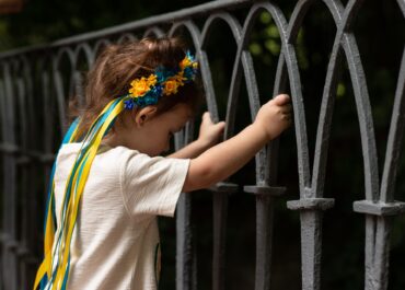 Telefon zaufania dla dzieci dostępny w języku ukraińskim i rosyjskim dla uchodźców z Ukrainy