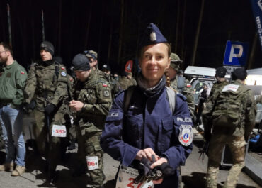 Poznańska policjantka biegła w umundurowaniu i ciężkim plecaku aż 100 km!