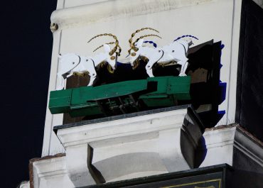 Imieniny patronów Poznania bez koziołków na ratuszowej wieży. Kiedy symbol miasta powróci do trykania?