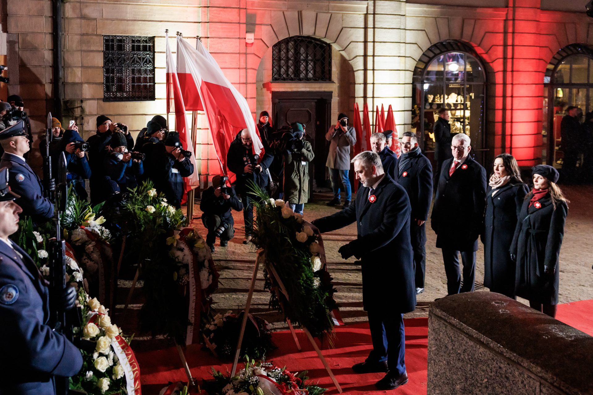Poznań zatrzymał się o 16.40. Syreny i dzwony przypomniały noc, w której Wielkopolska chwyciła za broń