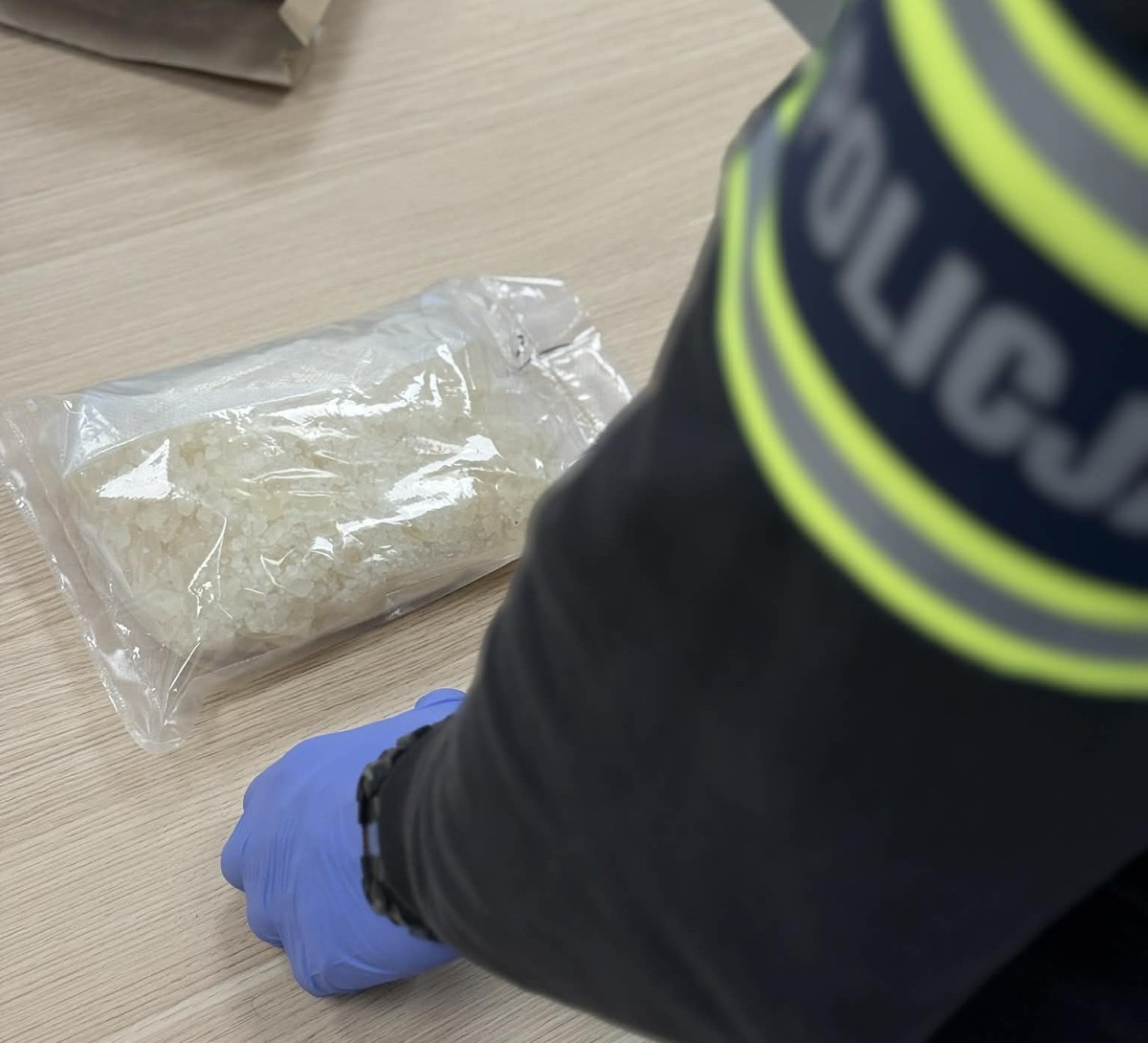 Gostyńscy kryminalni przechwycili ponad kilogram metamfetaminy. Dwóch mężczyzn zatrzymanych