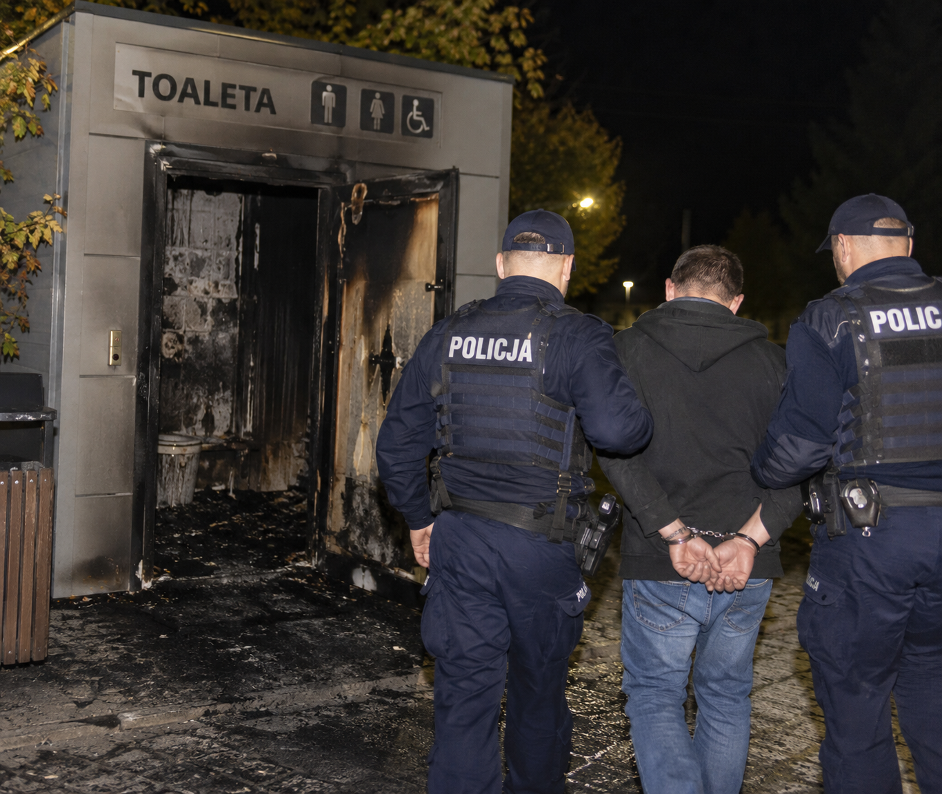 Podpalił toaletę i wpadł. 41-latek z Obornik miał już wcześniej problemy za podpalenia